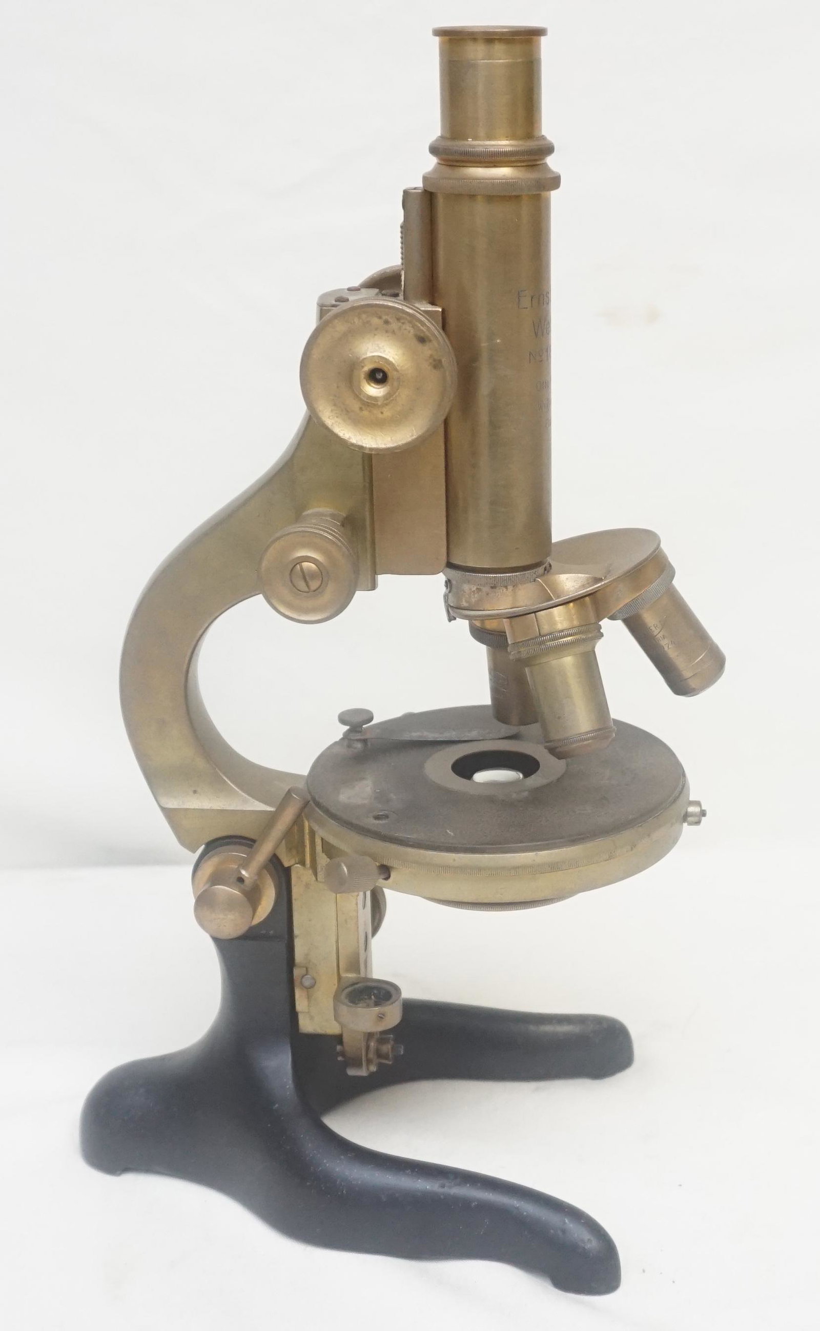 1917 ERNST LEITZ WETZLAR MICROSCOPE: Antique c. 1917 Ernst Wetzlar Micrpscope. Measures 6 1/2"x4 3.4"x12 1/2". Weight 8 pds 6 oz. NO IN HOUSE SHIPPING. PROVENANCE: A Private Charleston SC Estate.***Pickup only or Shipping on this item of
