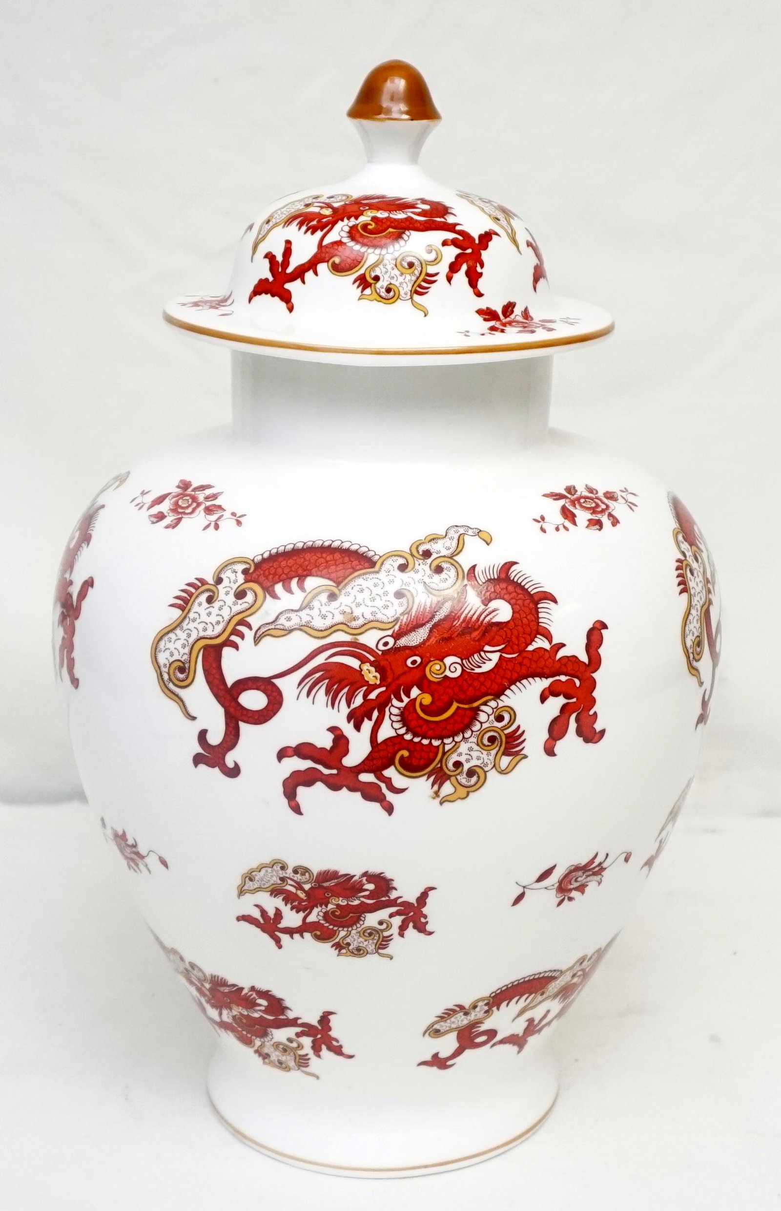 LARGE CROWN STAFFORDSHIRE RANGOON GINGER JAR: Large Crown Staffordshire "Rangoon" Ginger Jar. Good Condition. 7 1/2"x7 1/2"x13 1/2". PROVENANCE: A Private Charleston SC Estate.