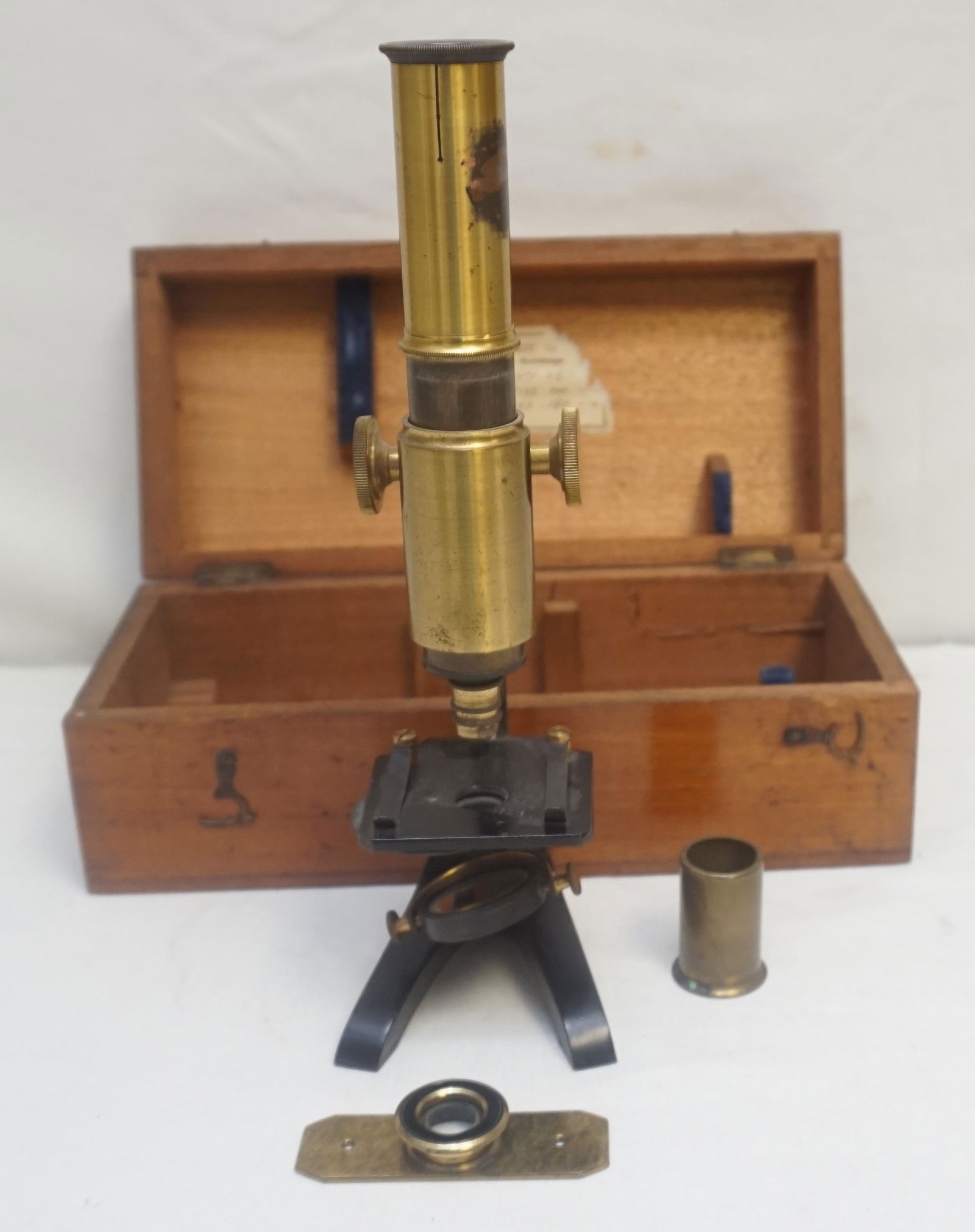 ANTIQUE FRENCH BRASS DRUM MICROSCOPE: Antique French Brass Drum Microsope and Case. Focus works is a push and pull system and mirror is in good condition shows no de-silvering. Microscope is in very nice condition. Shows minor signs of pr