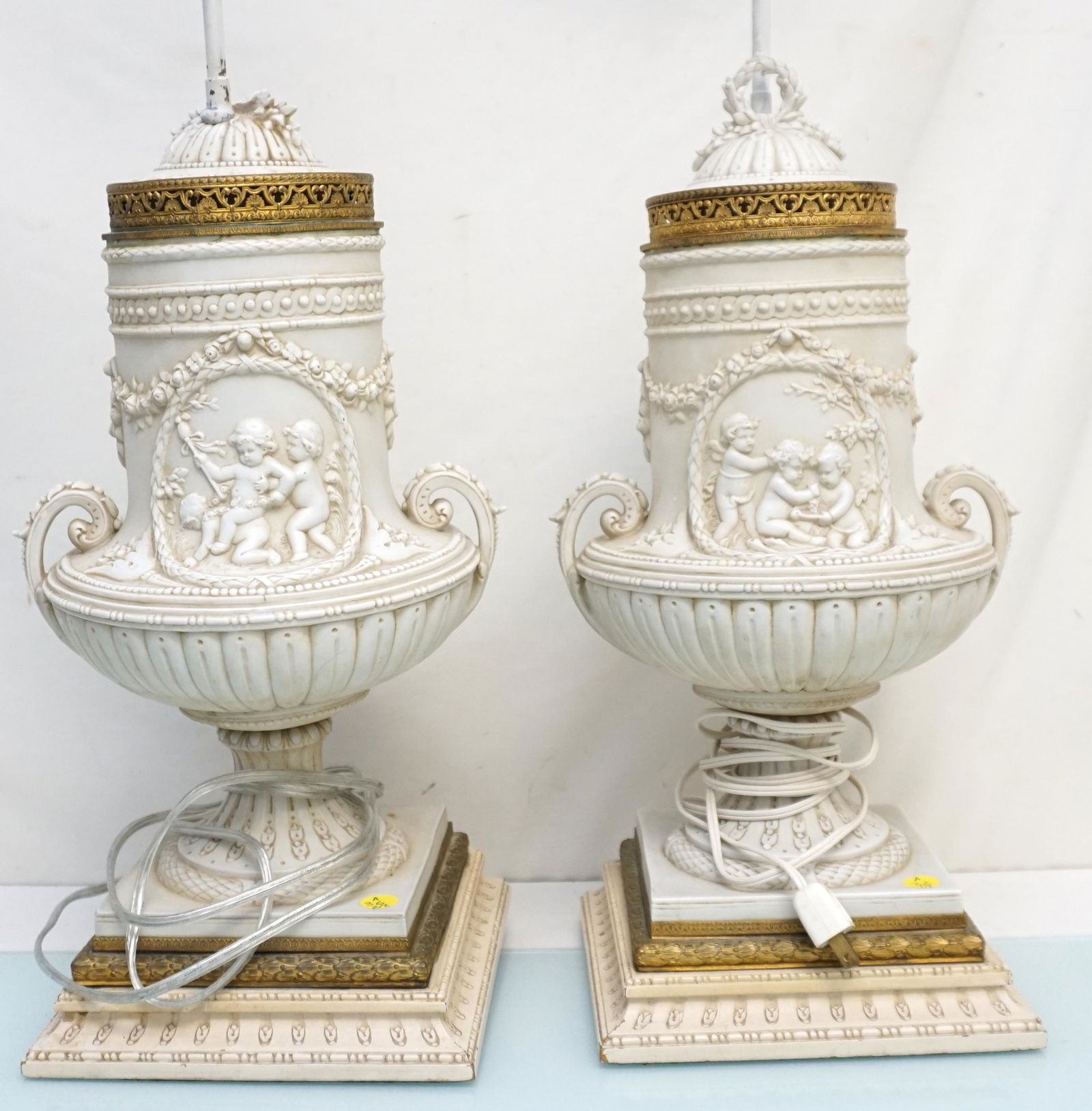 PAIR CONTINENTAL PORCELAIN LAMPS (1 of 13)