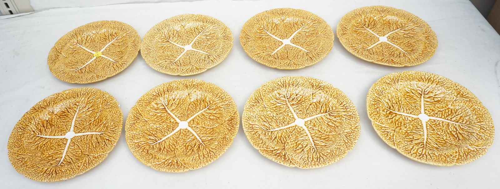 8 BORDALLO PINHEIRO CABBAGE LEAF PLATES (1 of 6)