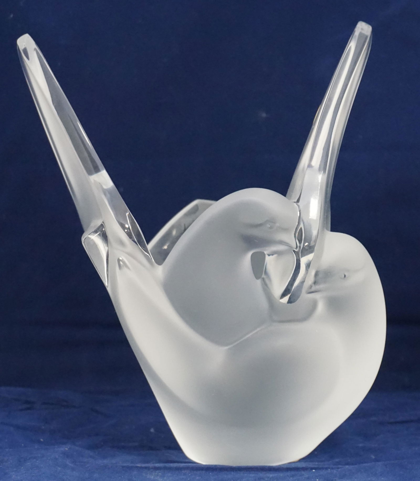 LALIQUE CRYSTAL SYLVIE DOVE VASE (1 of 9)