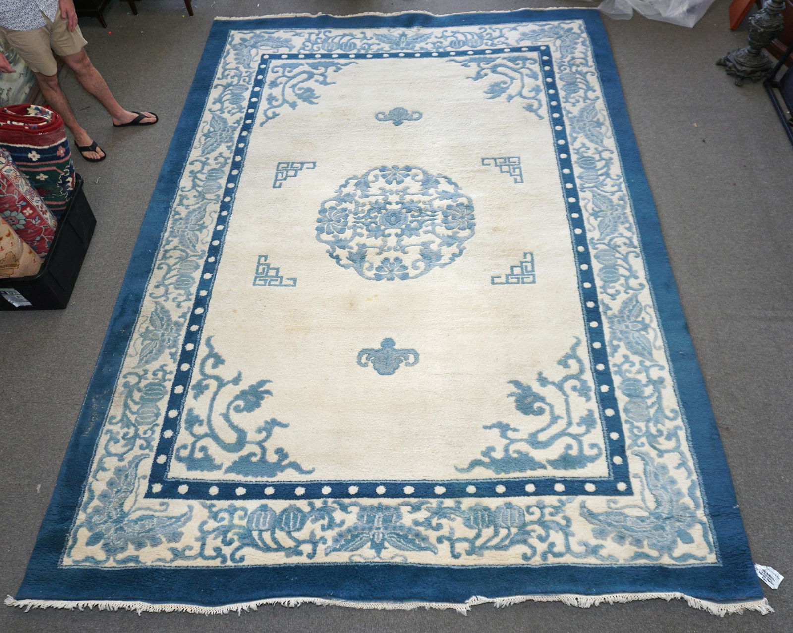 LARGE CHINESE WOOL RUG (1 of 14)