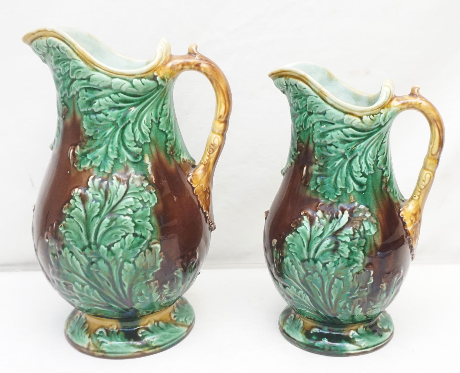 2 ANTIQUE WEDGWOOD MAJOLICA PITCHER / JUG (1 of 9)