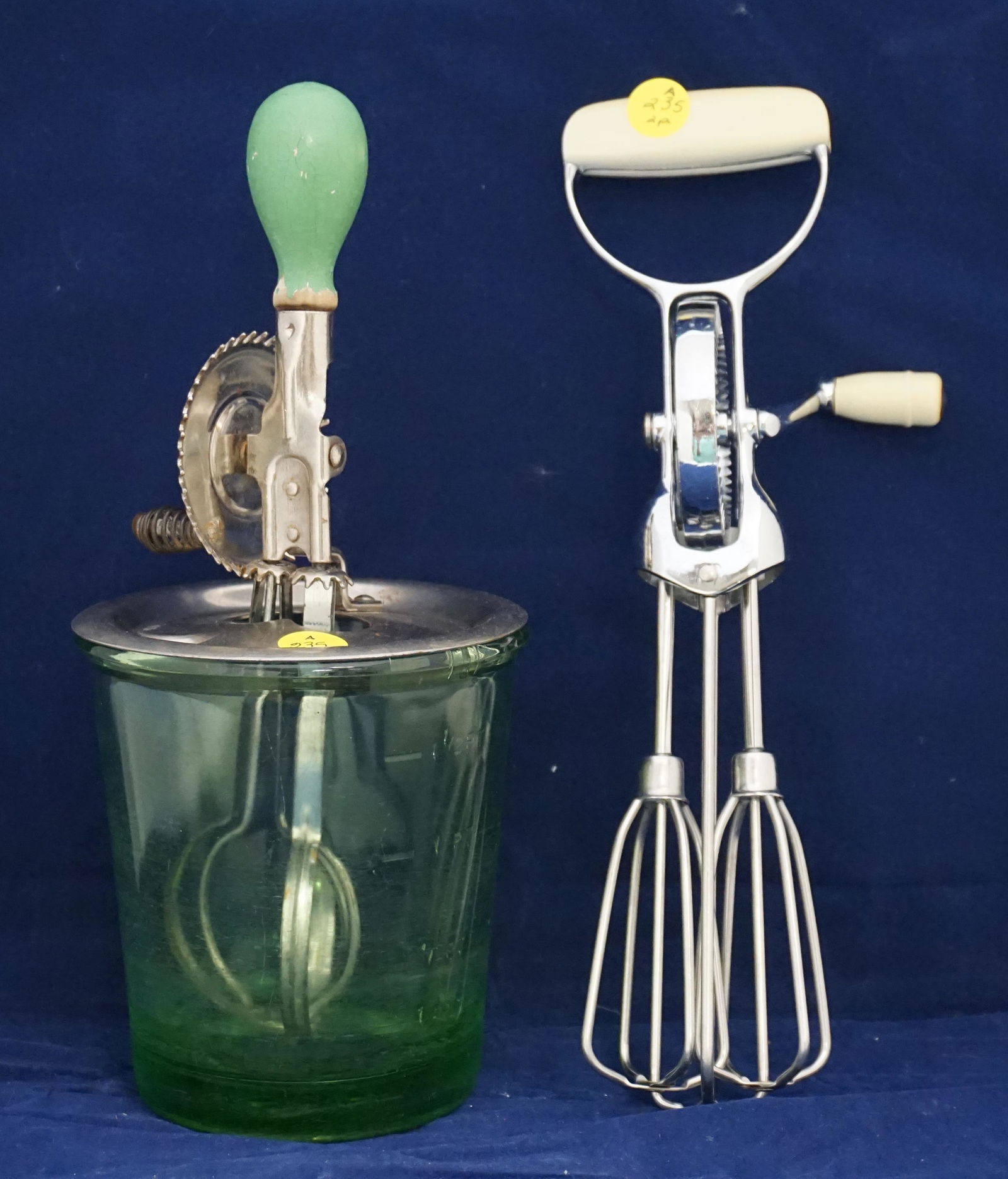 2 EGGBEATERS D & B VASELINE GLASS (1 of 6)