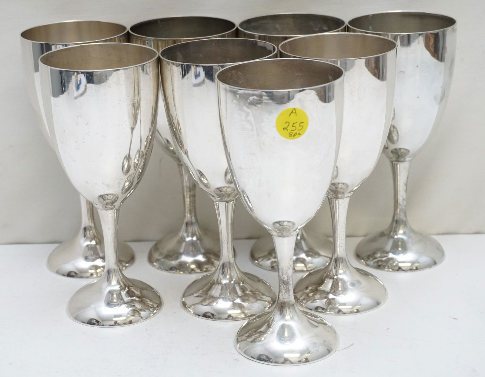 8 INTERNATIONAL SILVER PLATED WATER GOBLETS (1 of 5)