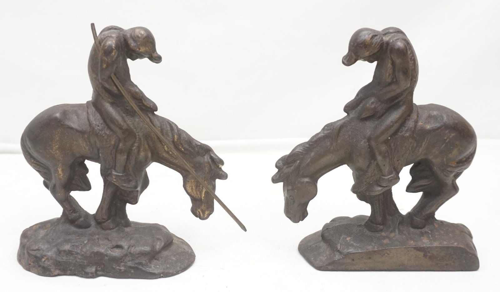 PAR CAST IRON 1920-30S END OF THE TRAIL BOOKENDS: Vintage 1920-30s Cast Iron End of the Trail Bookends 5"x2"x6". Weight 6 pds 13 oz. PROVENANCE: A Private Charleston SC Estate