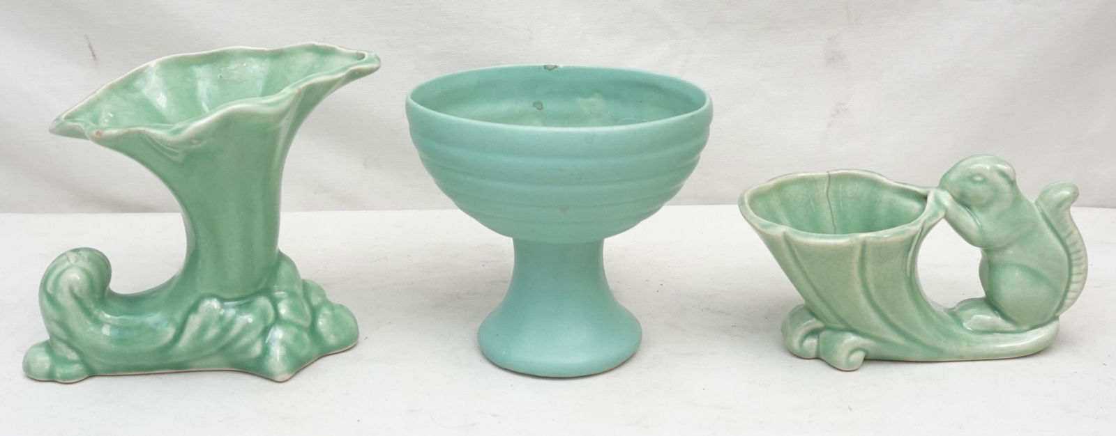 3 VINTAGE AMERICAN POTTERY VASES (1 of 9)