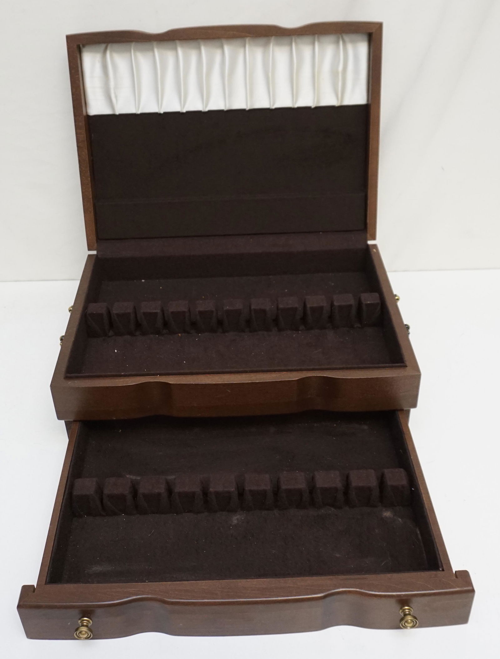 VINTAGE MAHOGANY SILVER CHEST (1 of 6)