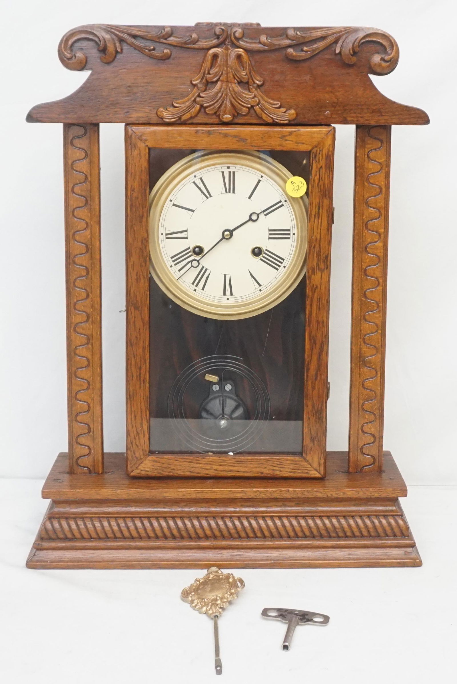 ANTIQUE AMERICAN KITCHEN CLOCK (1 of 7)
