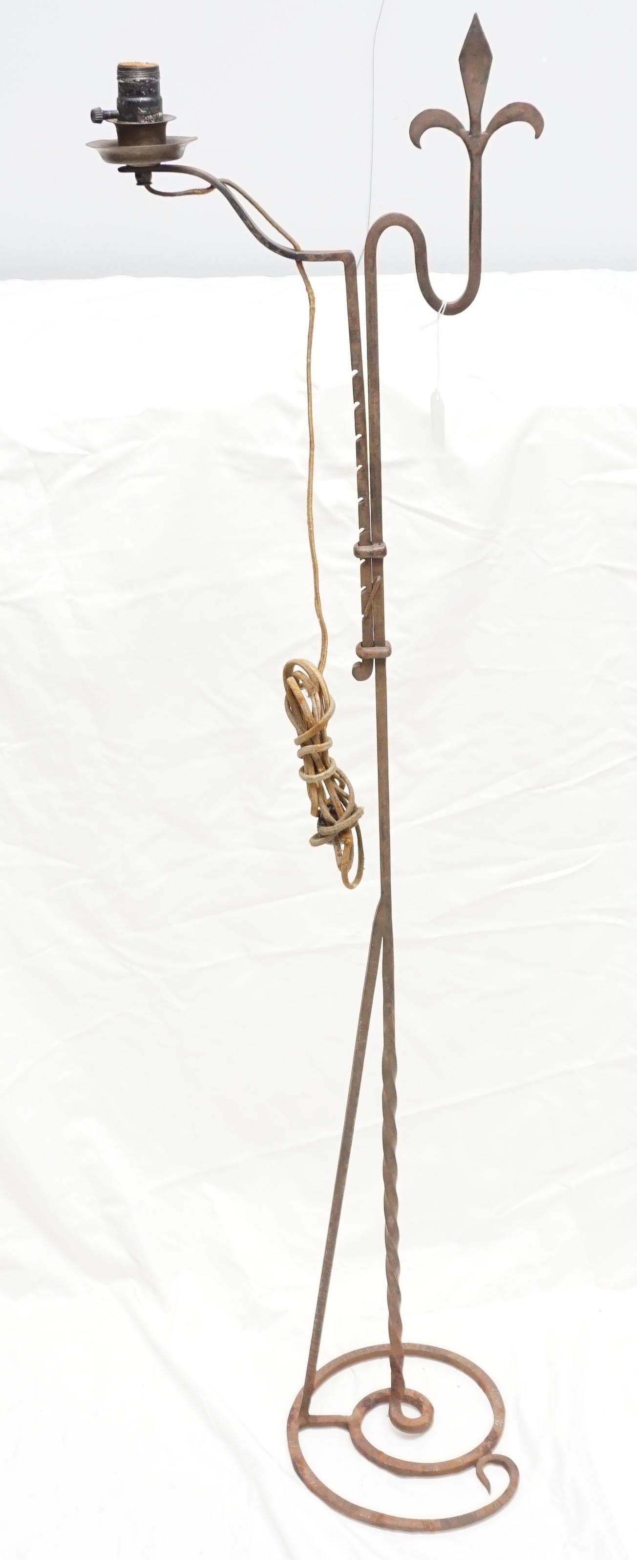 ARTS & CRAFTS WROUGHT IRON FLOOR LAMP (1 of 8)