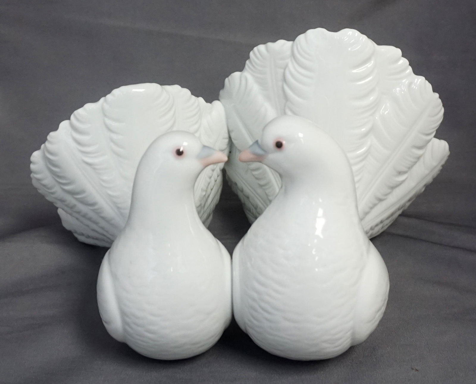 VINTAGE LLADRO DOVE FIGURINE (1 of 8)