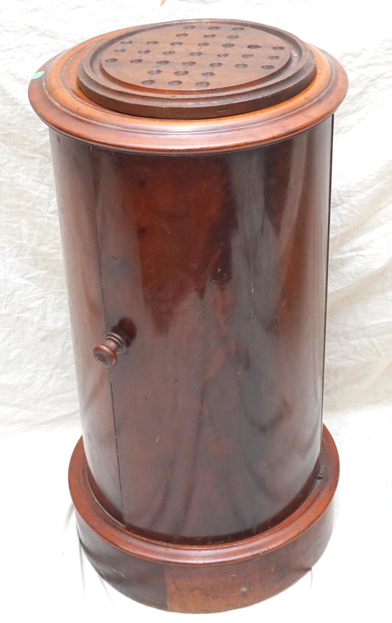 ANTIQUE BARREL COMMODE / CABINET (1 of 8)