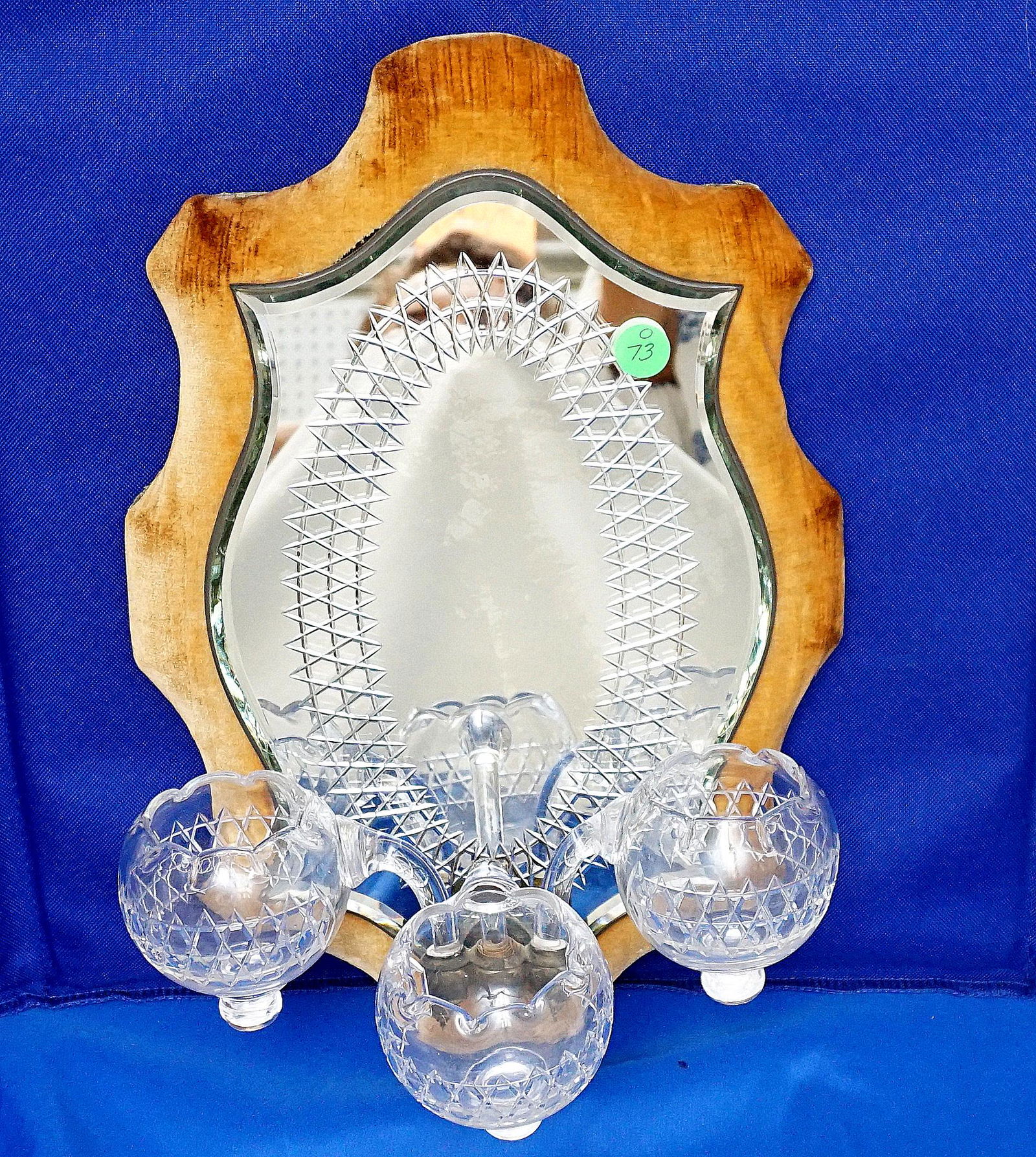 MIRRORED SCONCE WITH 3 VASES (1 of 5)