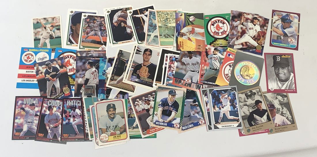 LARGE LOT OF RED SOX BASEBALL CARDS (1 of 3)