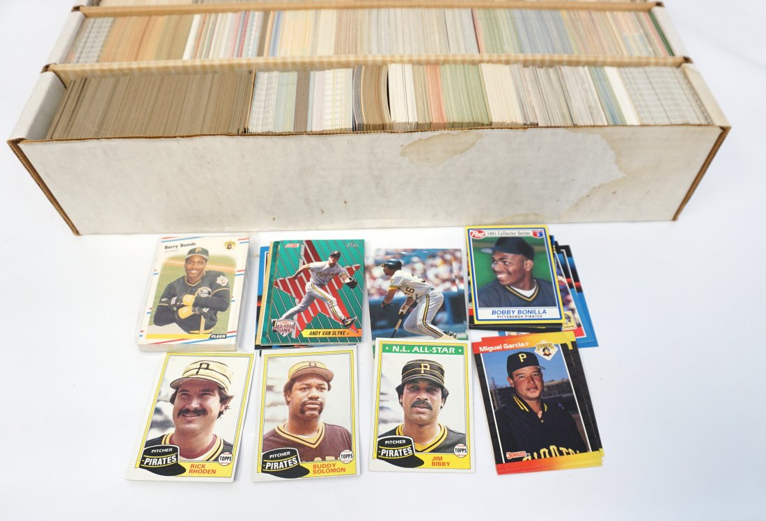 LARGE LOT OF PIRATES BASEBALL CARDS (1 of 8)