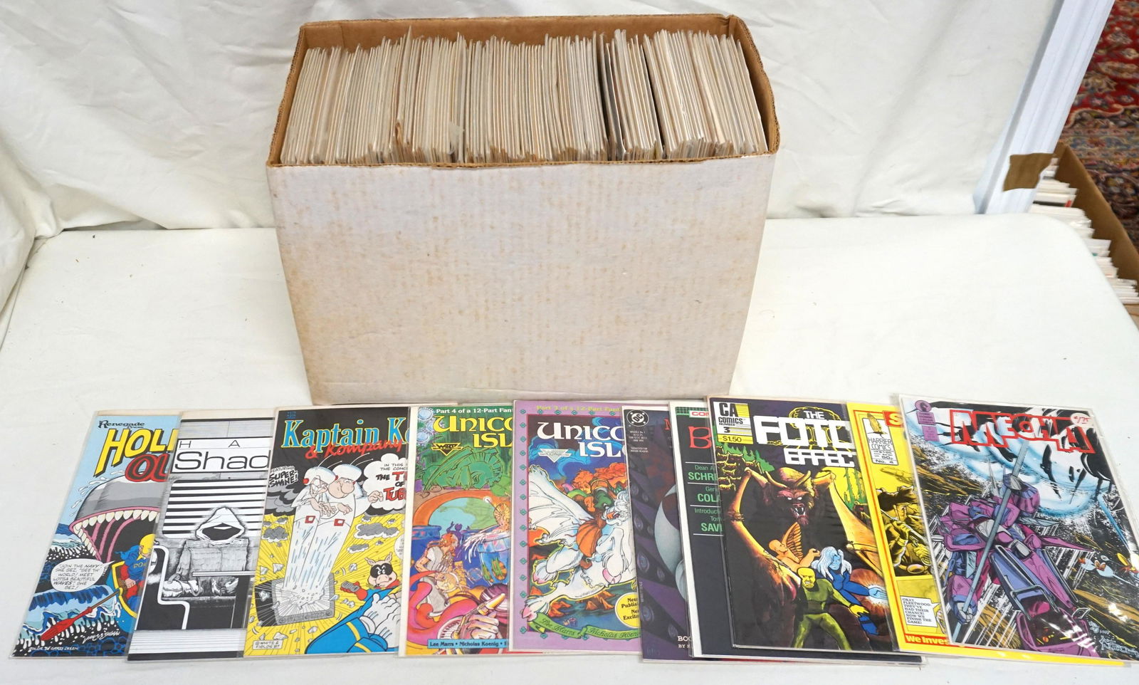 LARGE LOT OF VINTAGE COMICS (1 of 3)