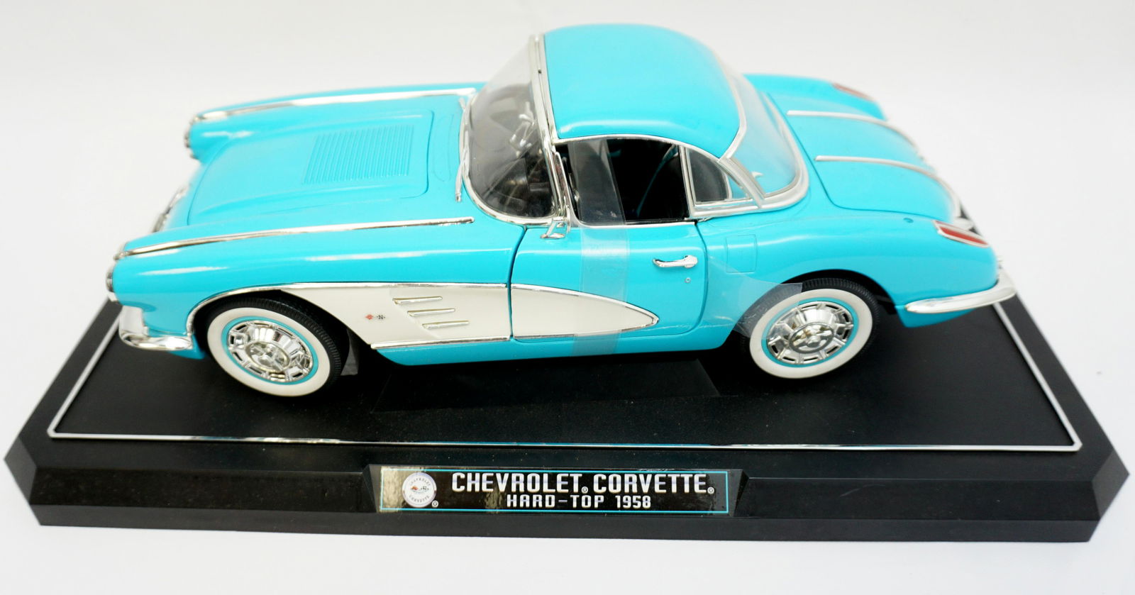 SOLIDO 1:12 SCALE 1958 CHEVROLET CORVETTE HARDTOP ( (1 of 11)