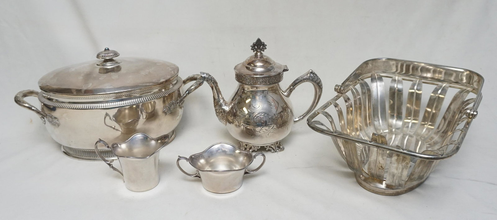 5 PC ANTIQUE AMERICAN VICTORIAN SILVERPLATE (1 of 6)