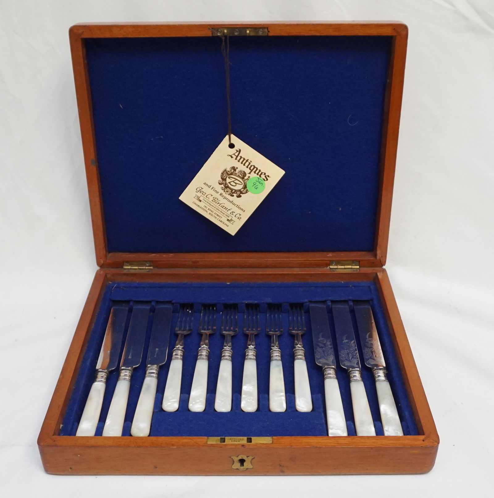 ANTIQUE ENGLISH DESSERT SERVICE (1 of 7)