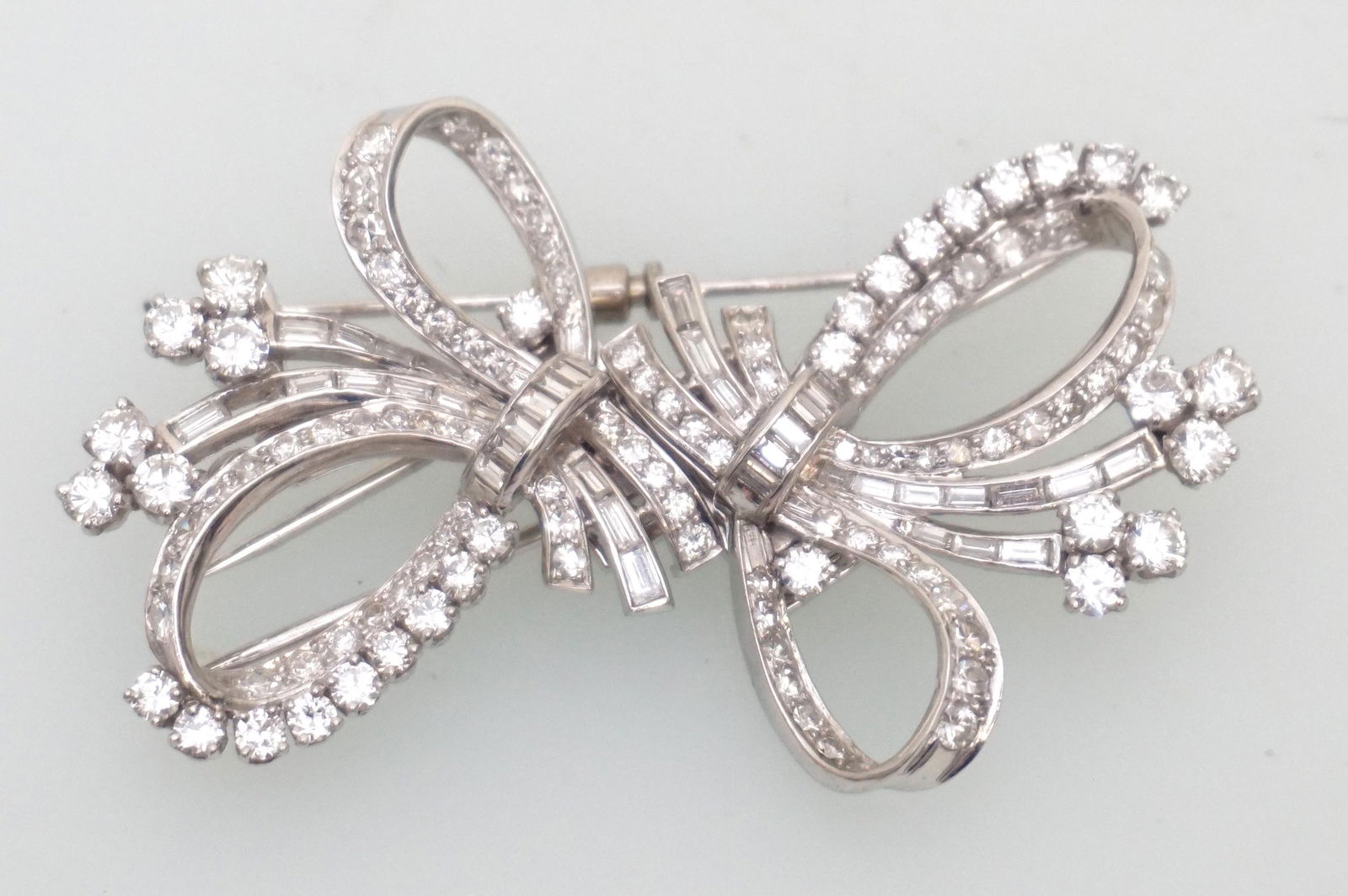 GORGEOUS PLATINUM & DIAMOND BROOCH (1 of 5)