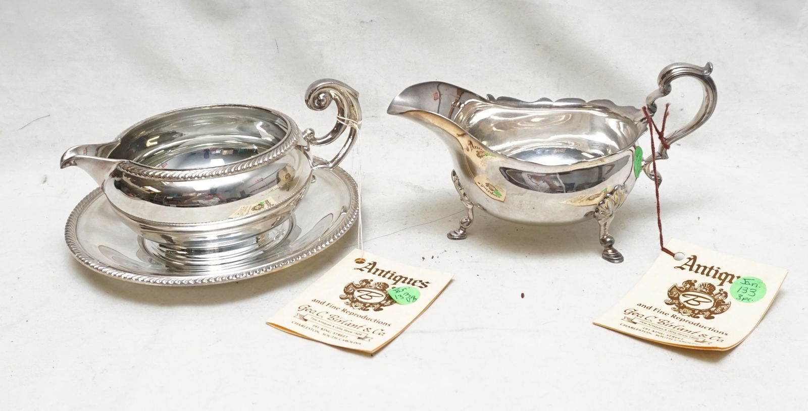2 SILVERPLATE GRAVY / SAUCE BOATS (1 of 7)