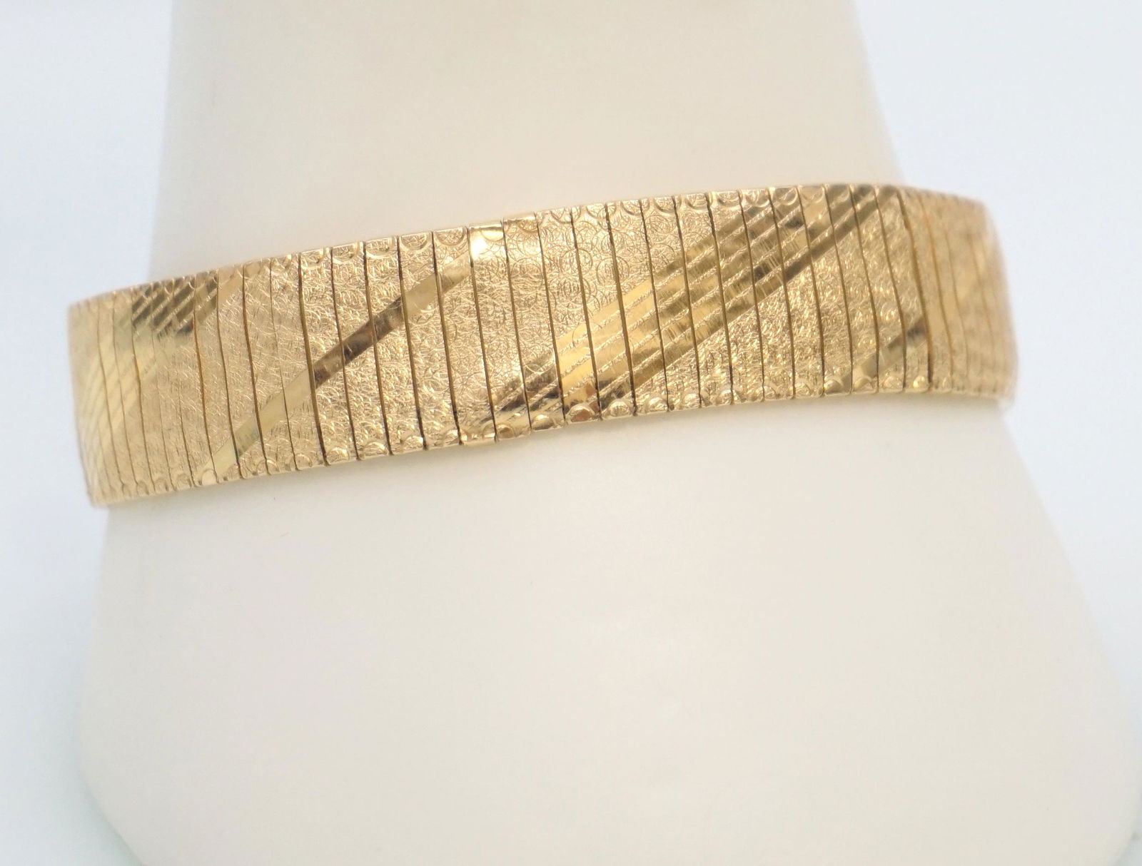 14KT GOLD FANCY FLAT OMEGA BRACELET (27.40 GRAMS) (1 of 6)
