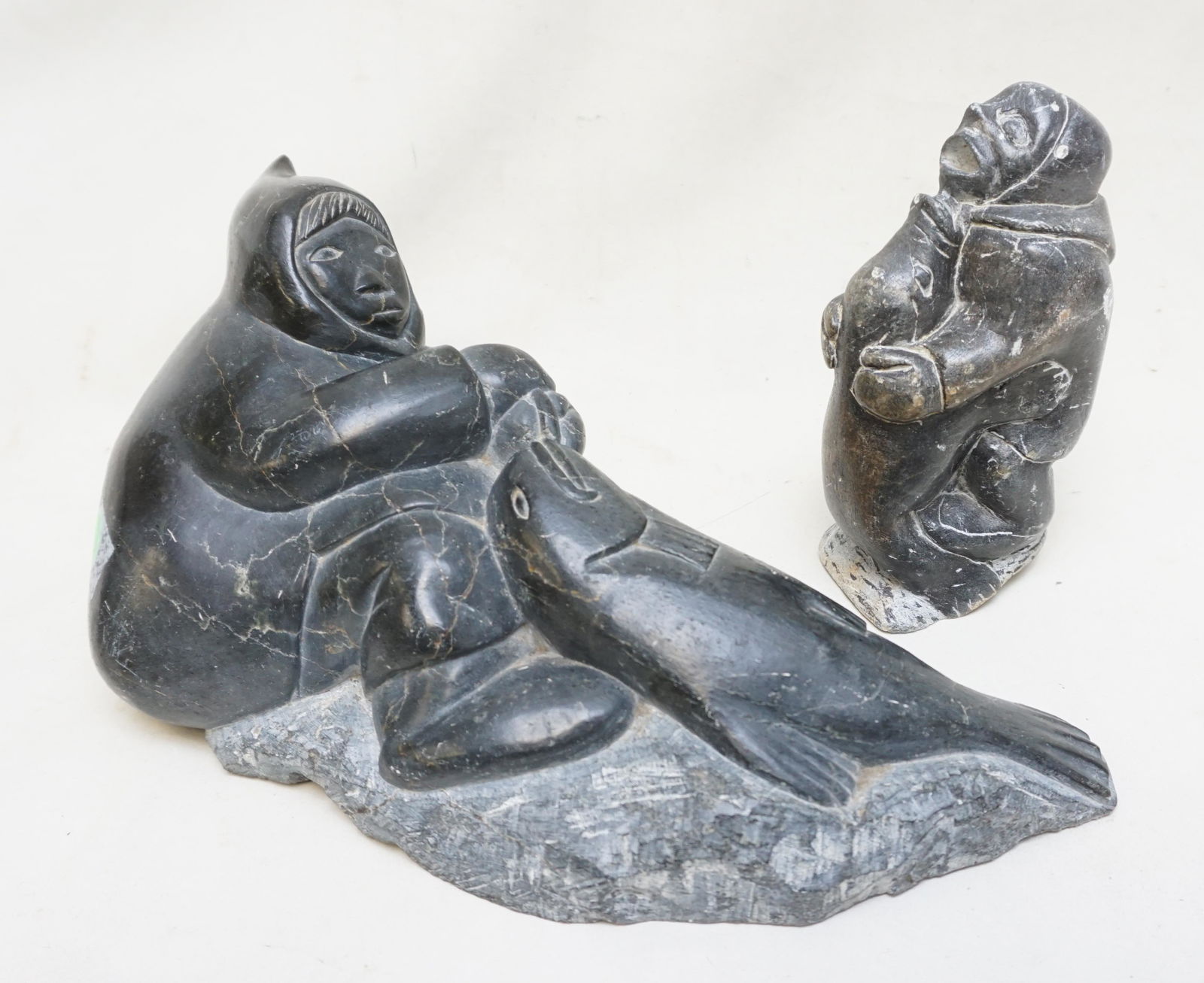 2 pc VINTAGE INUIT CANADA CARVING (1 of 9)