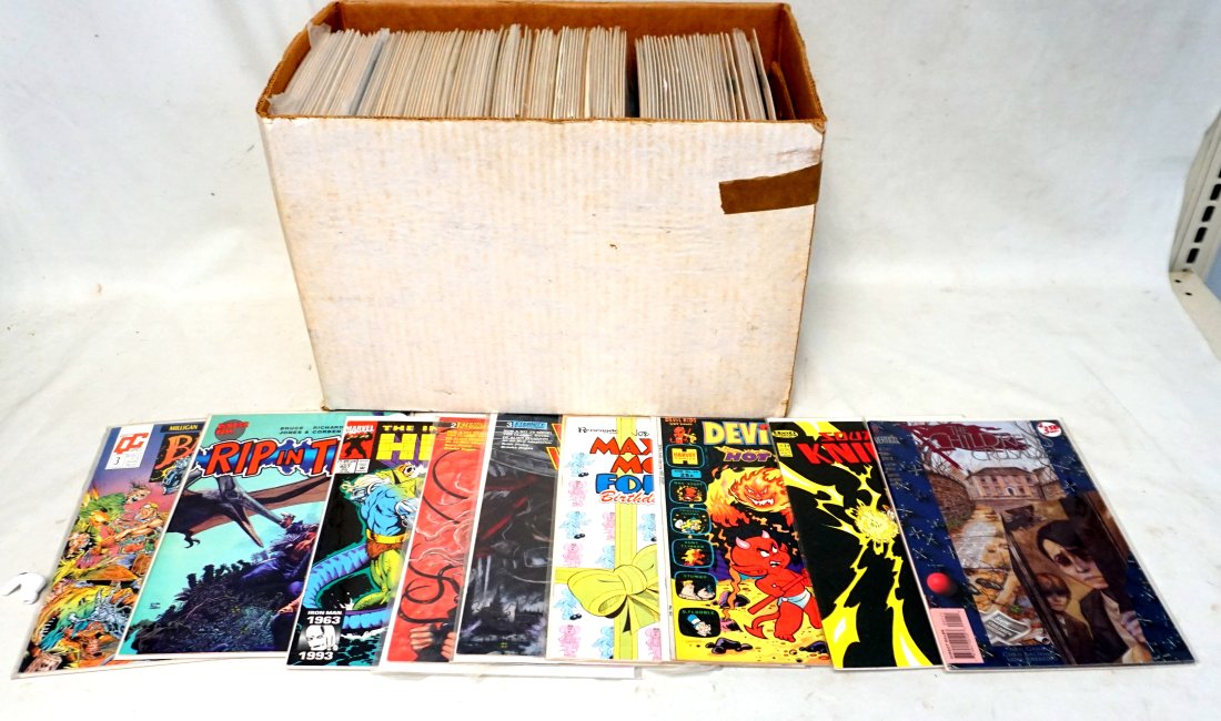 LARGE LOT OF DC BATMAN COMICS (1 of 6)
