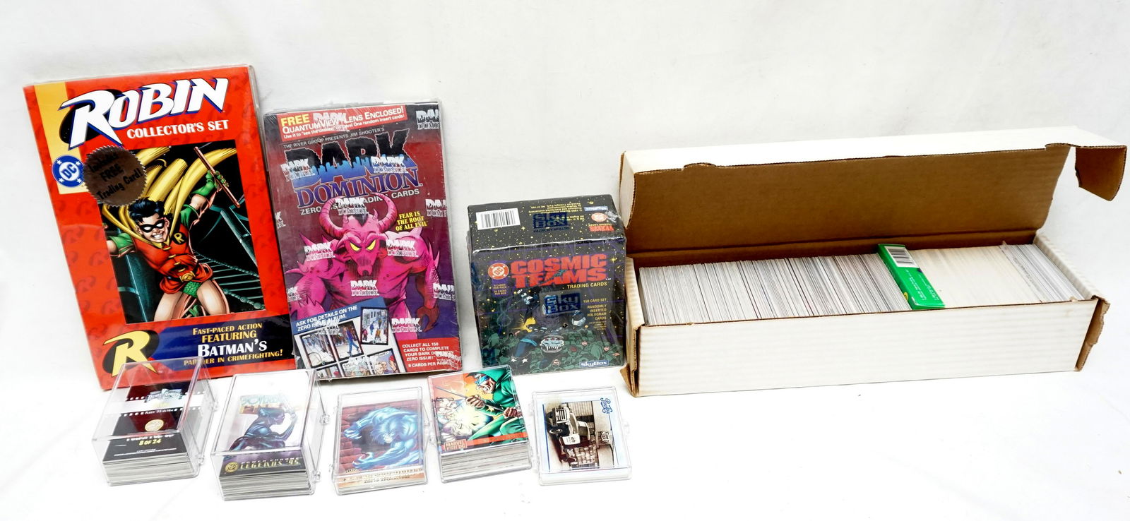 DC COMICS ROBIN COLLECTORS SET & MORE (1 of 11)