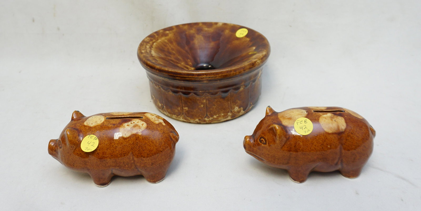3 PC BENNINGTON PIGGY BANKS & SPITTOON (1 of 8)