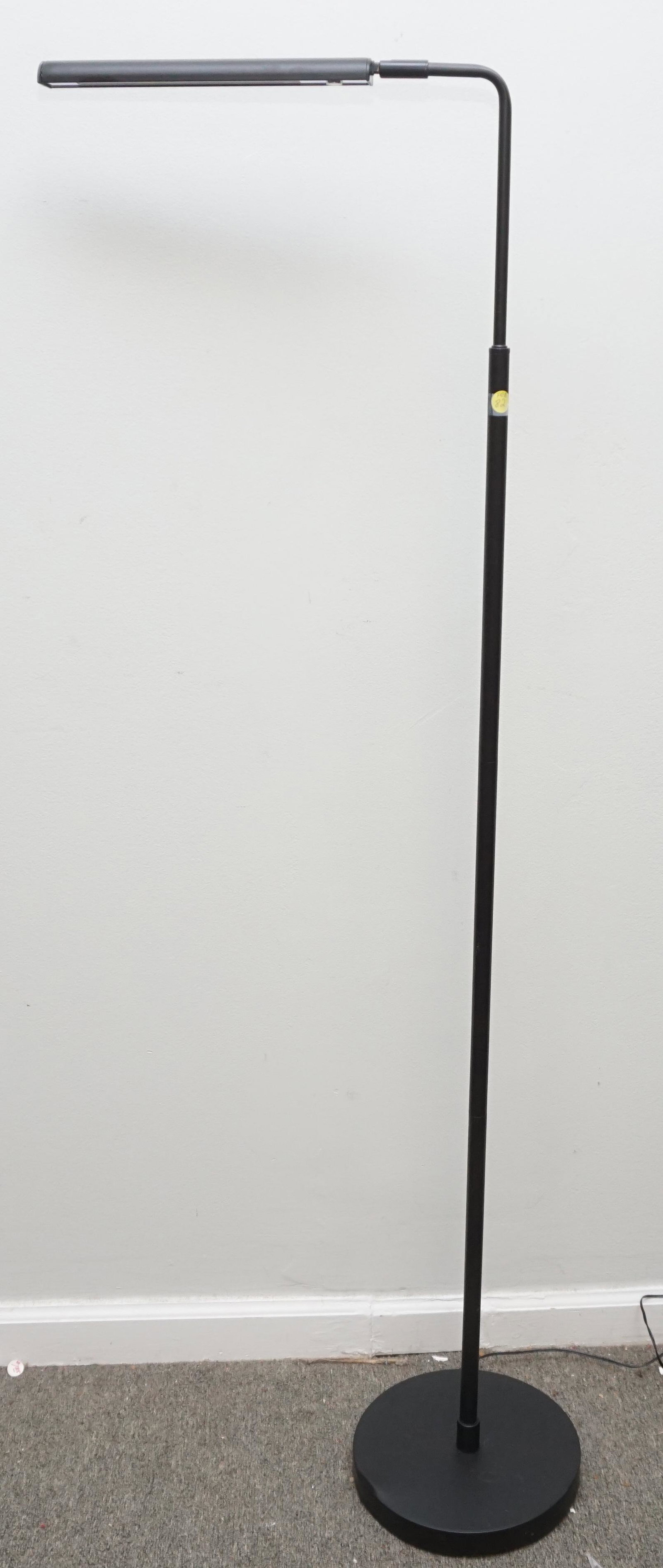 CONTEMPORARY LED BLACK FLOOR LAMP (1 of 4)