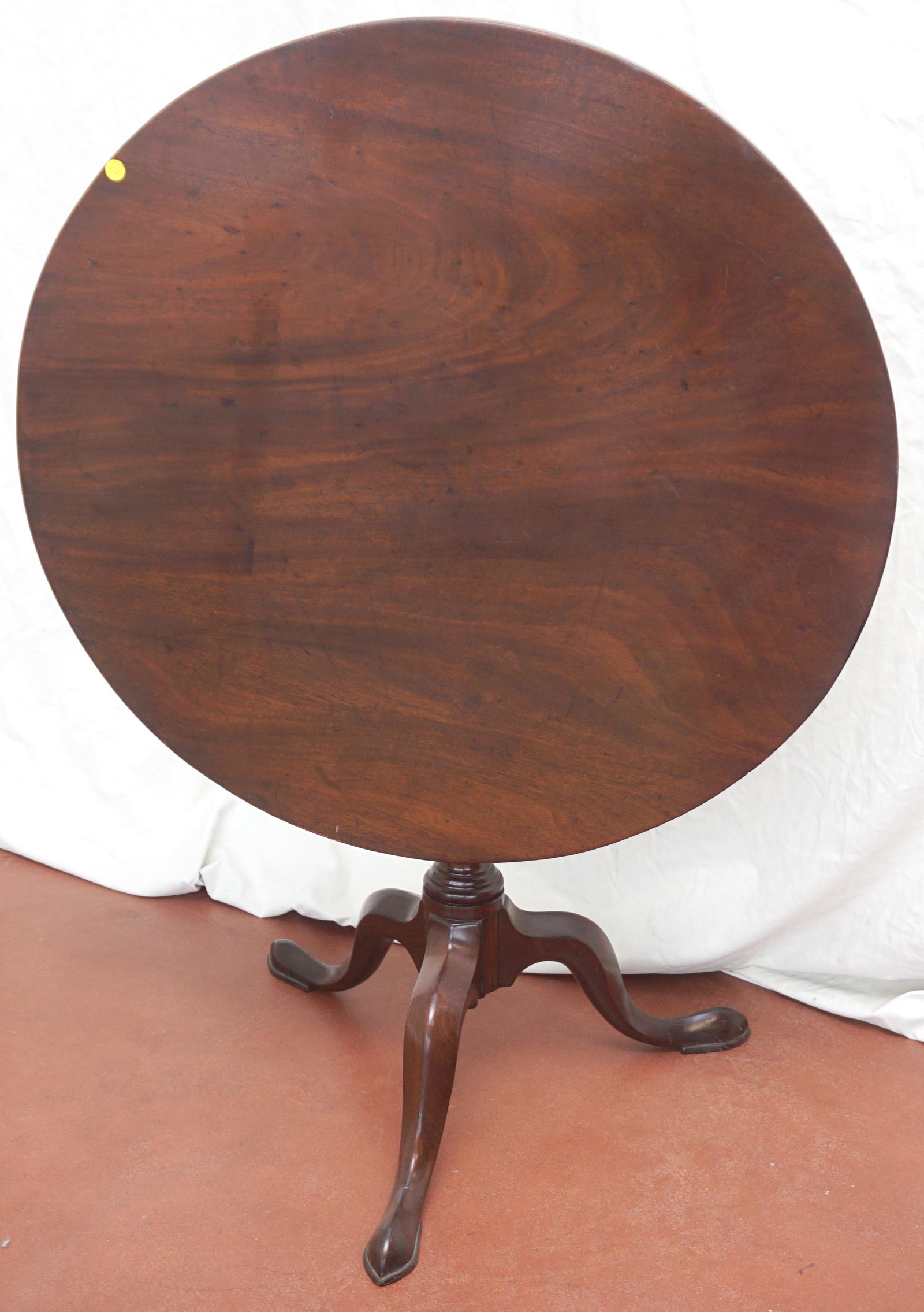 18TH C. QUEEN ANNE TILT TOP TABLE (1 of 7)