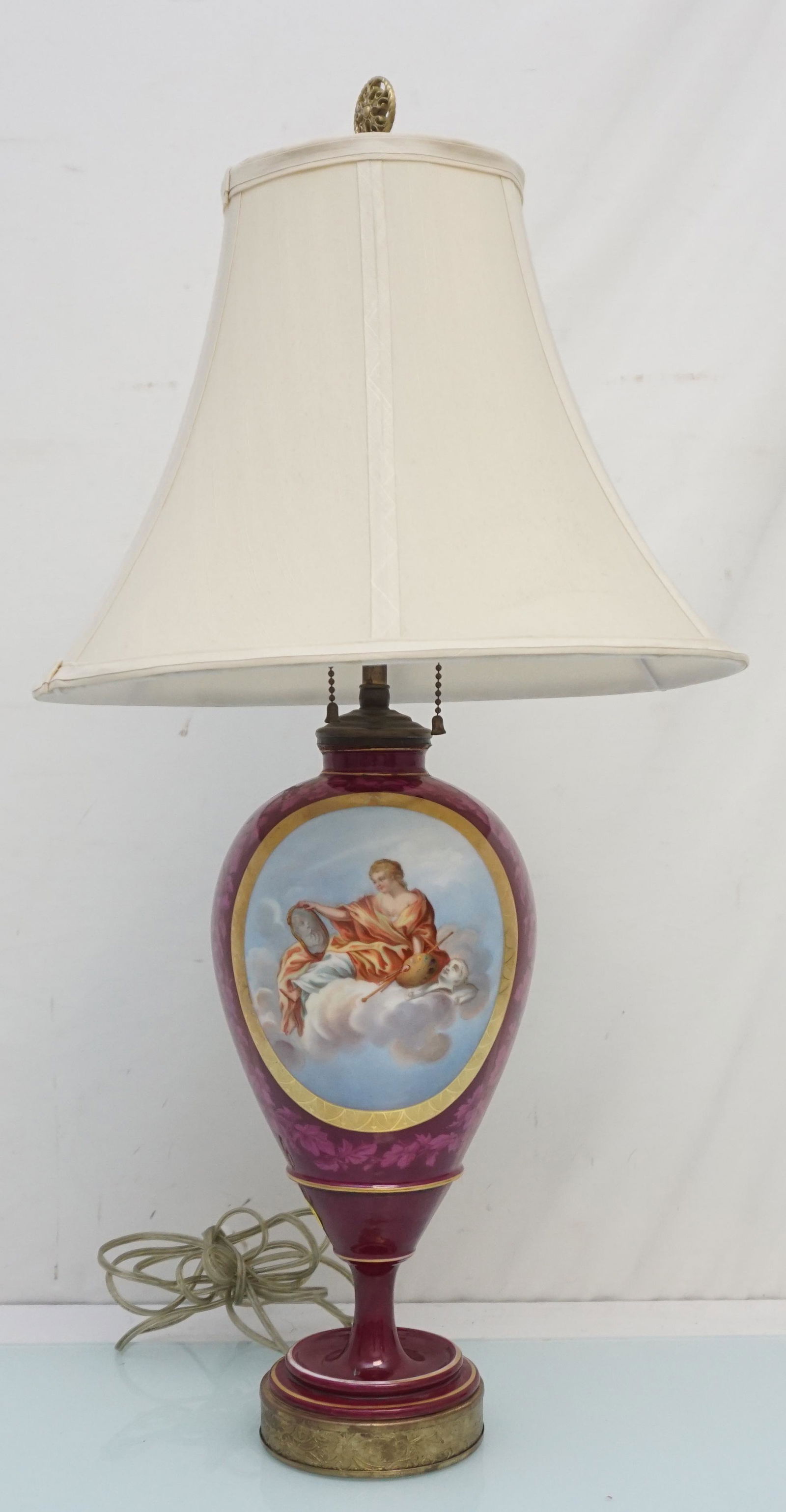 ROYAL VIENNA PORCELAIN TABLE LAMP (1 of 7)