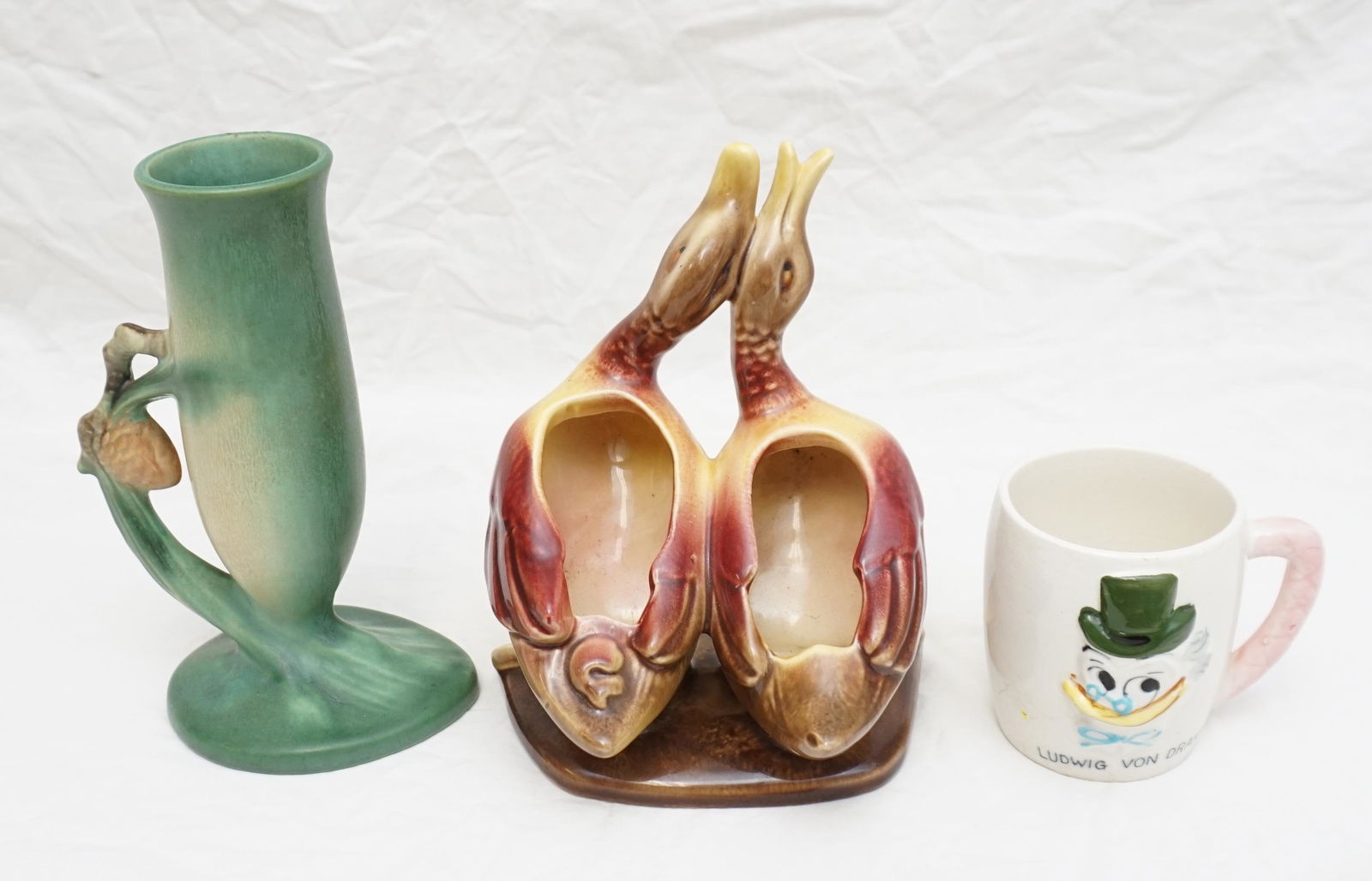 3 pc VINTAGE POTTERY INCL DISNEY - ROSEVILLE - HULL (1 of 9)