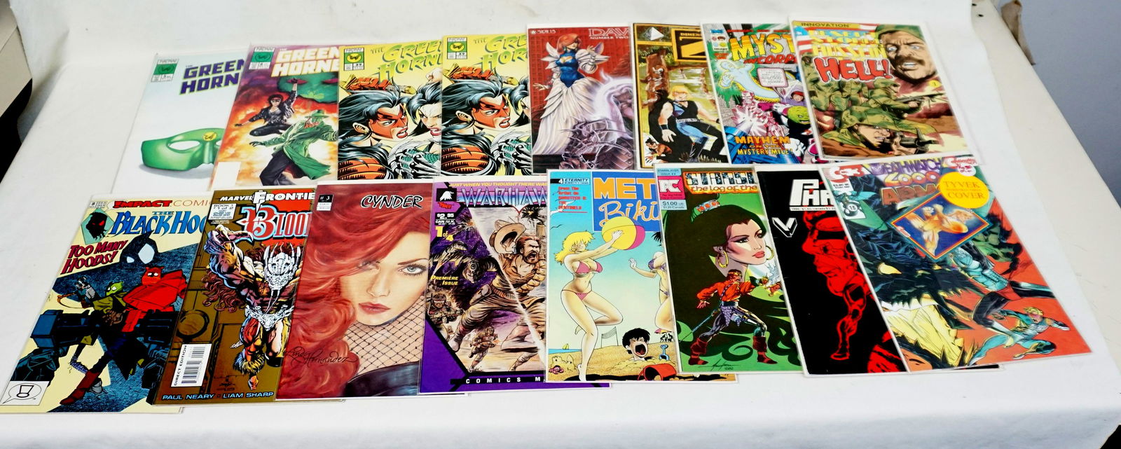 LARGE LOT OF VINTAGE INDIE COMICS (1 of 5)