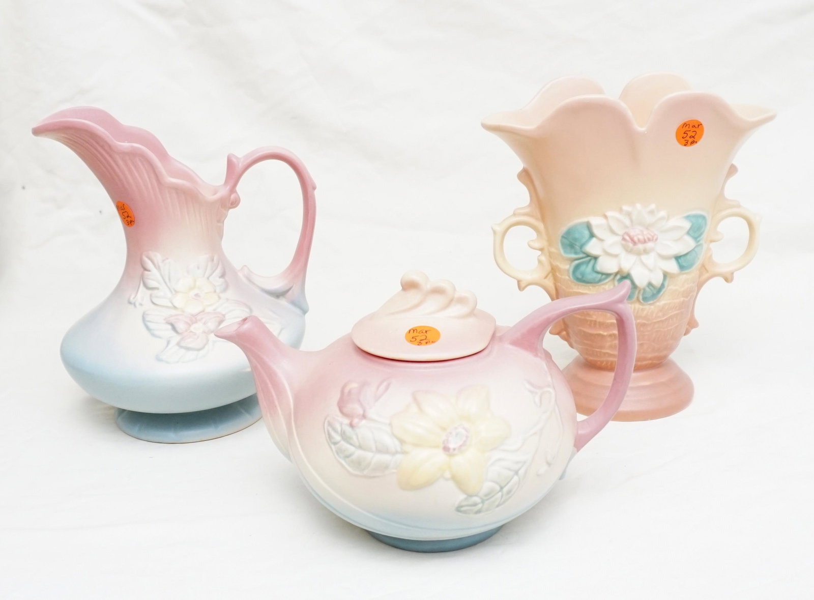 3 HULL POTTERY MAGNOLIA TEAPOT -PITCHER - LILY VASE (1 of 9)
