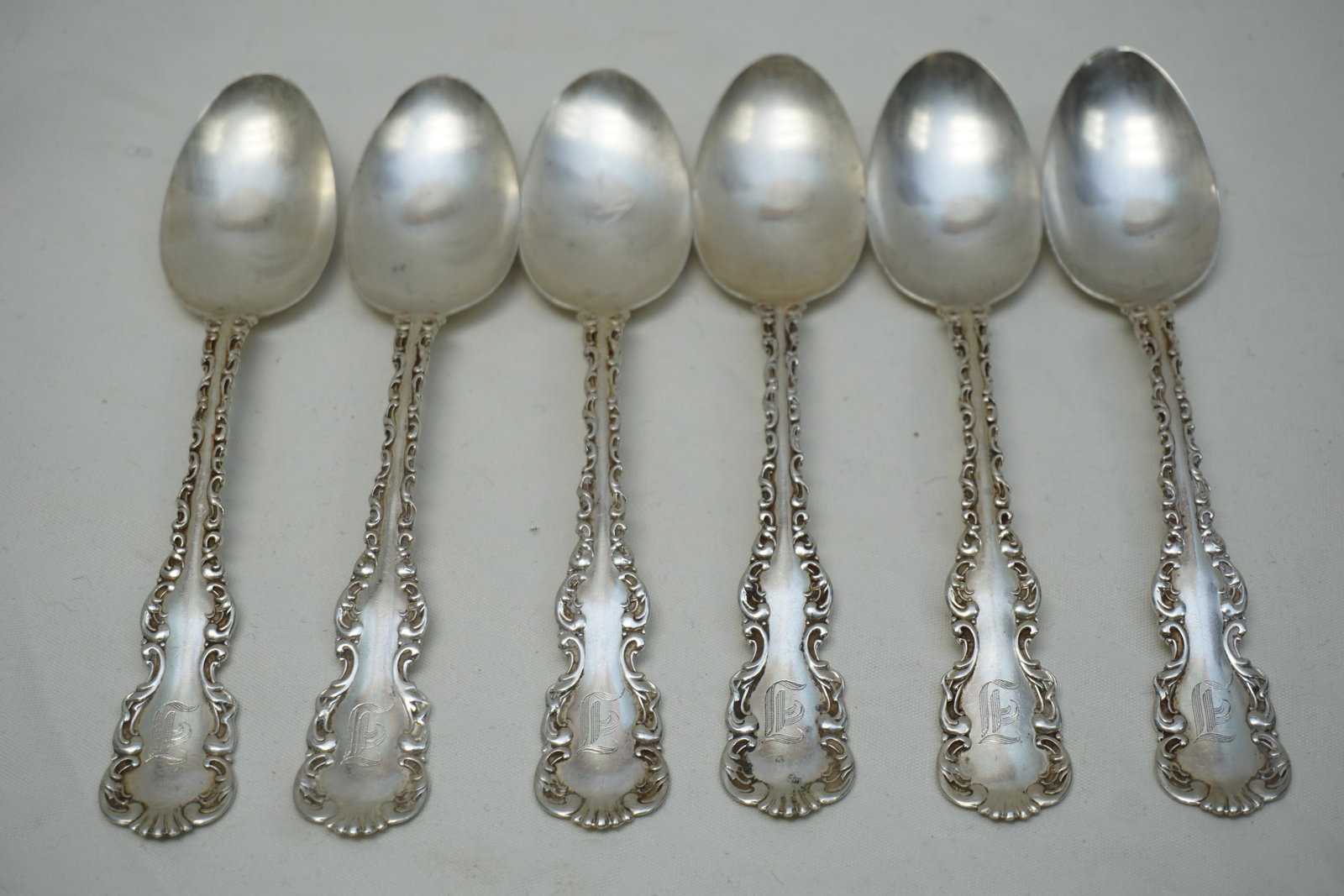 6 ANTIQUE STERLING LOUIS XV PLACE OVAL SOUP SPOONS (1 of 4)