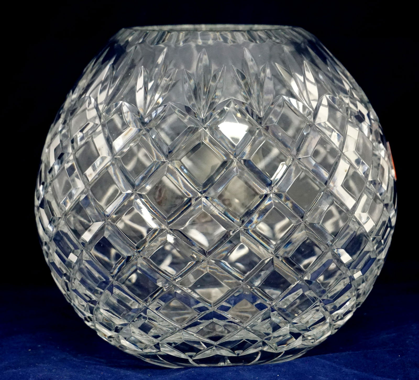 LARGE CUT CRYSTAL ROSE BOWL (0167) on Apr 03, 2022 Charleston Estate