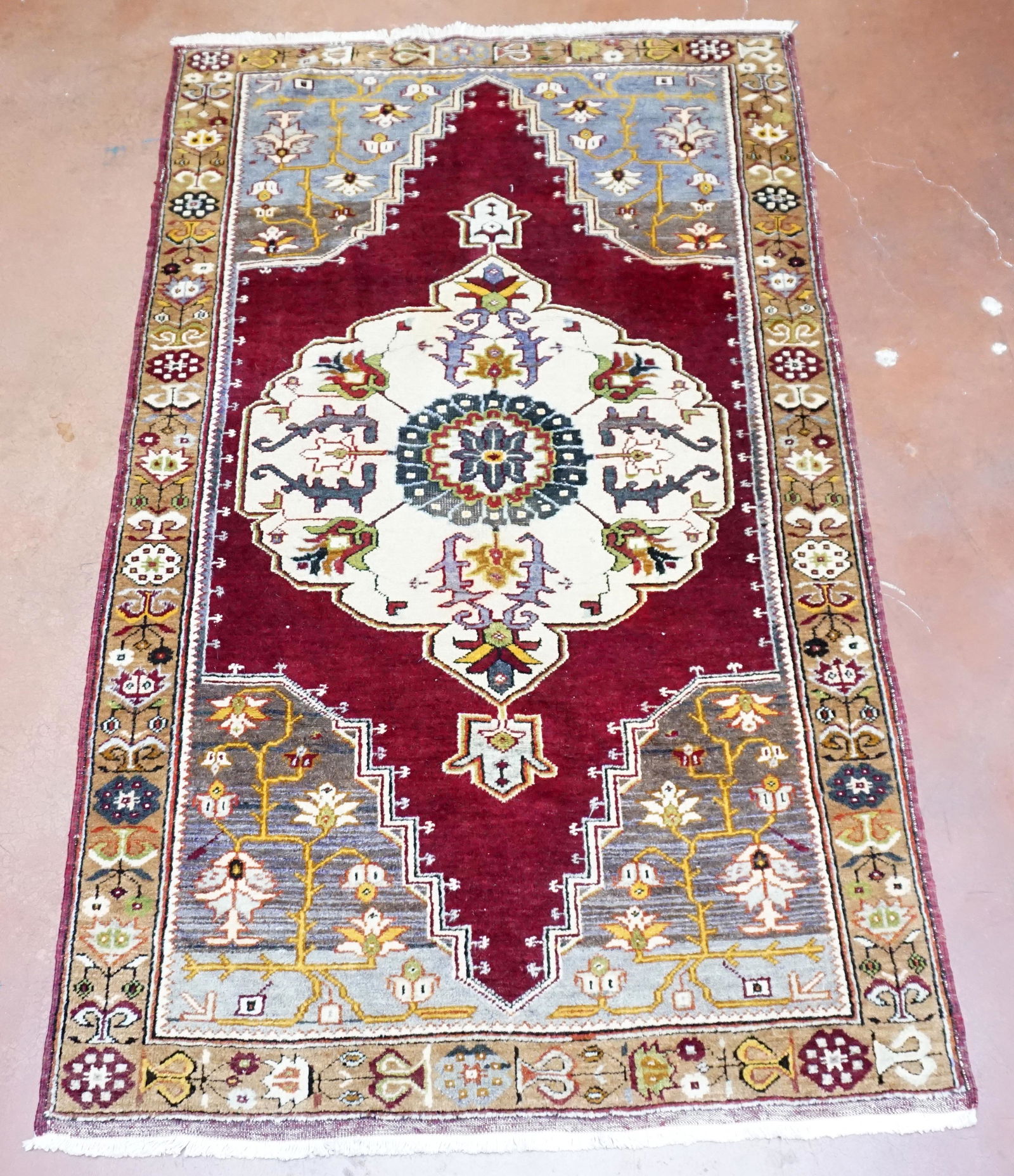 HAND KNOTTED TURKISH HALI RUG 6 FT. (1 of 6)
