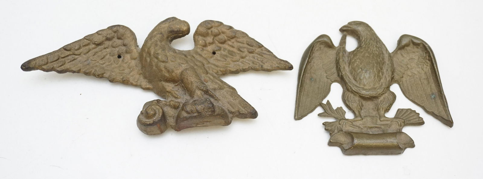 PAIR ANTIQUE CAST IRON AMERICAN EAGLE PLAQUES (1 of 4)