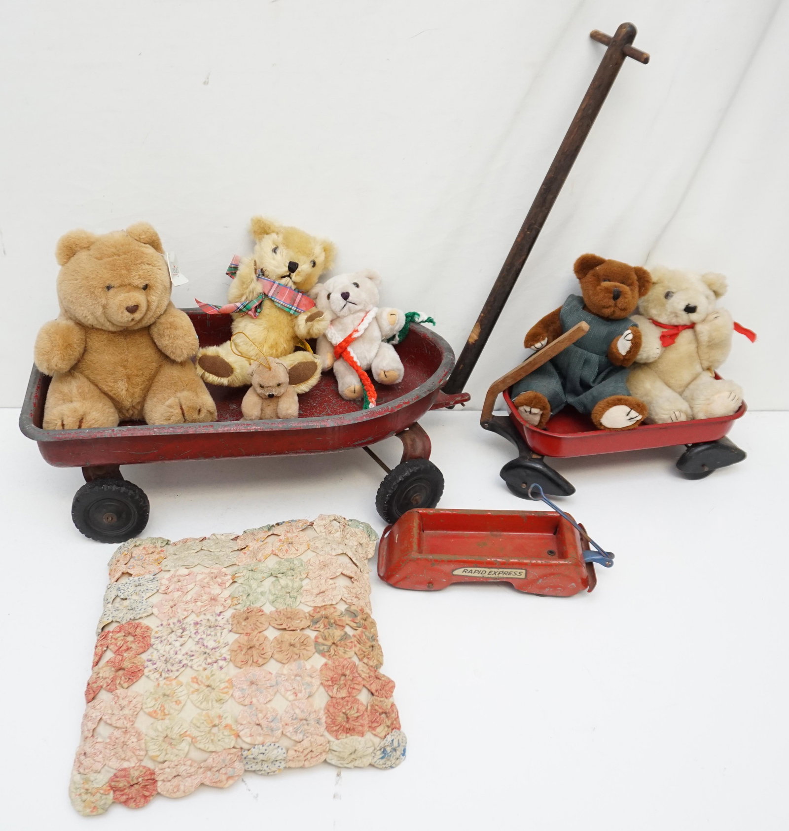 GROUPING ANTIQUE TOY WAGONS + BEARS (1 of 4)