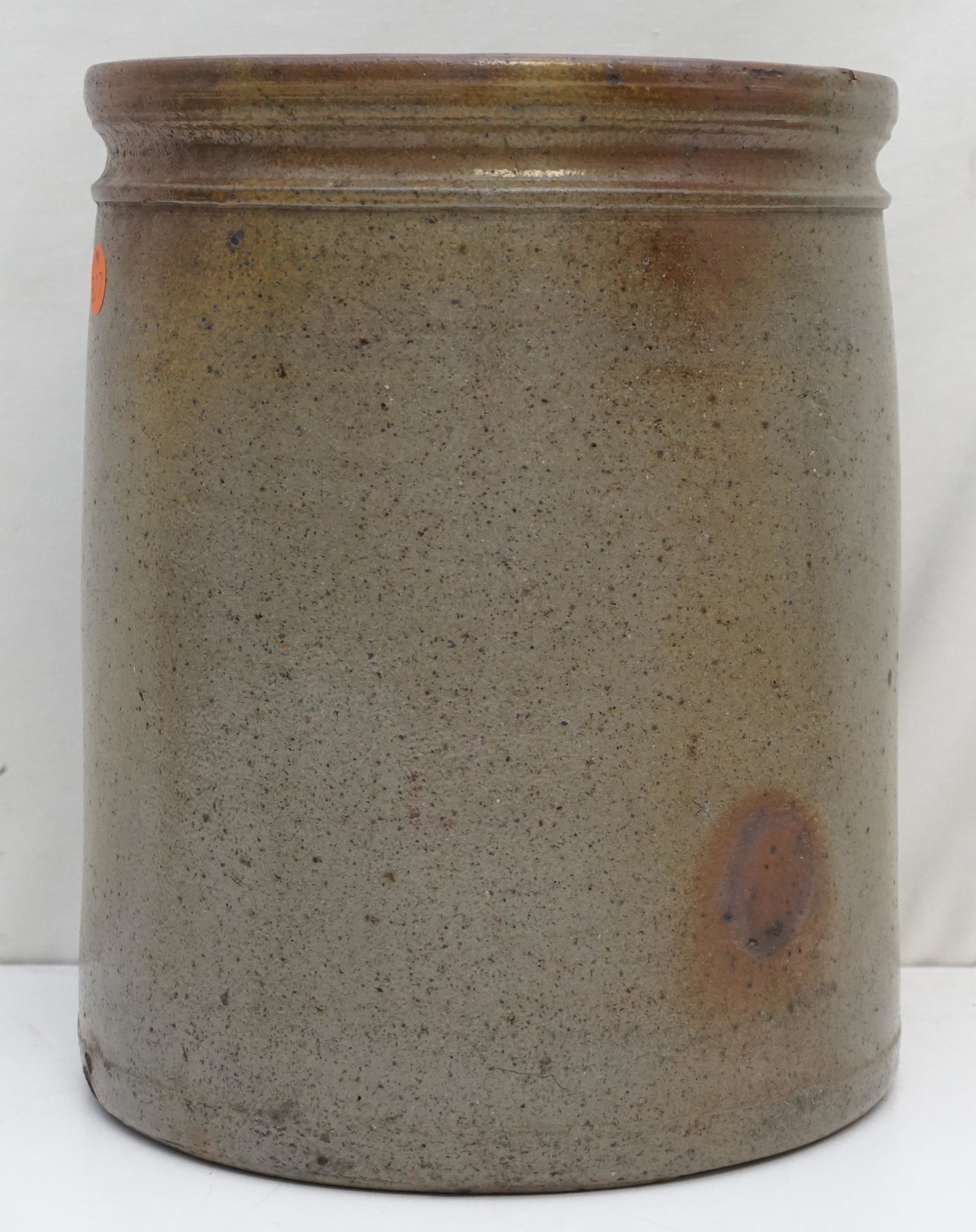 ANTIQUE WESTERN PENNSYLVANIA JAR / CROCK: Antique Western Pennsylvania Stoneware Jar. Bruise to one side and firing flaw. Measures 9"x9"x11 1/4". Weight 10 pds 3 oz. PROVENANCE: A Charleston Private Estate. NO IN HOUSE SHIPPING. *******Shippi