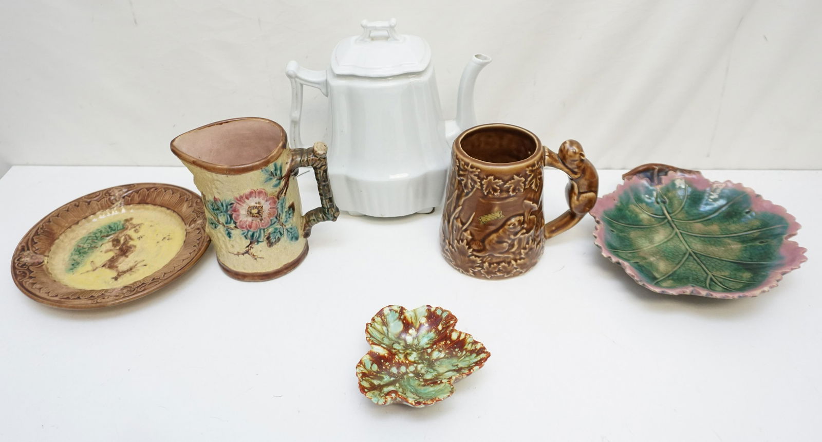 6 pc MAJOLICA - STONEWARE (1 of 7)