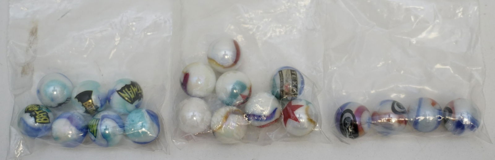 VINTAGE GLASS MARBLES BATMAN - TEXACO - CASE (1 of 4)