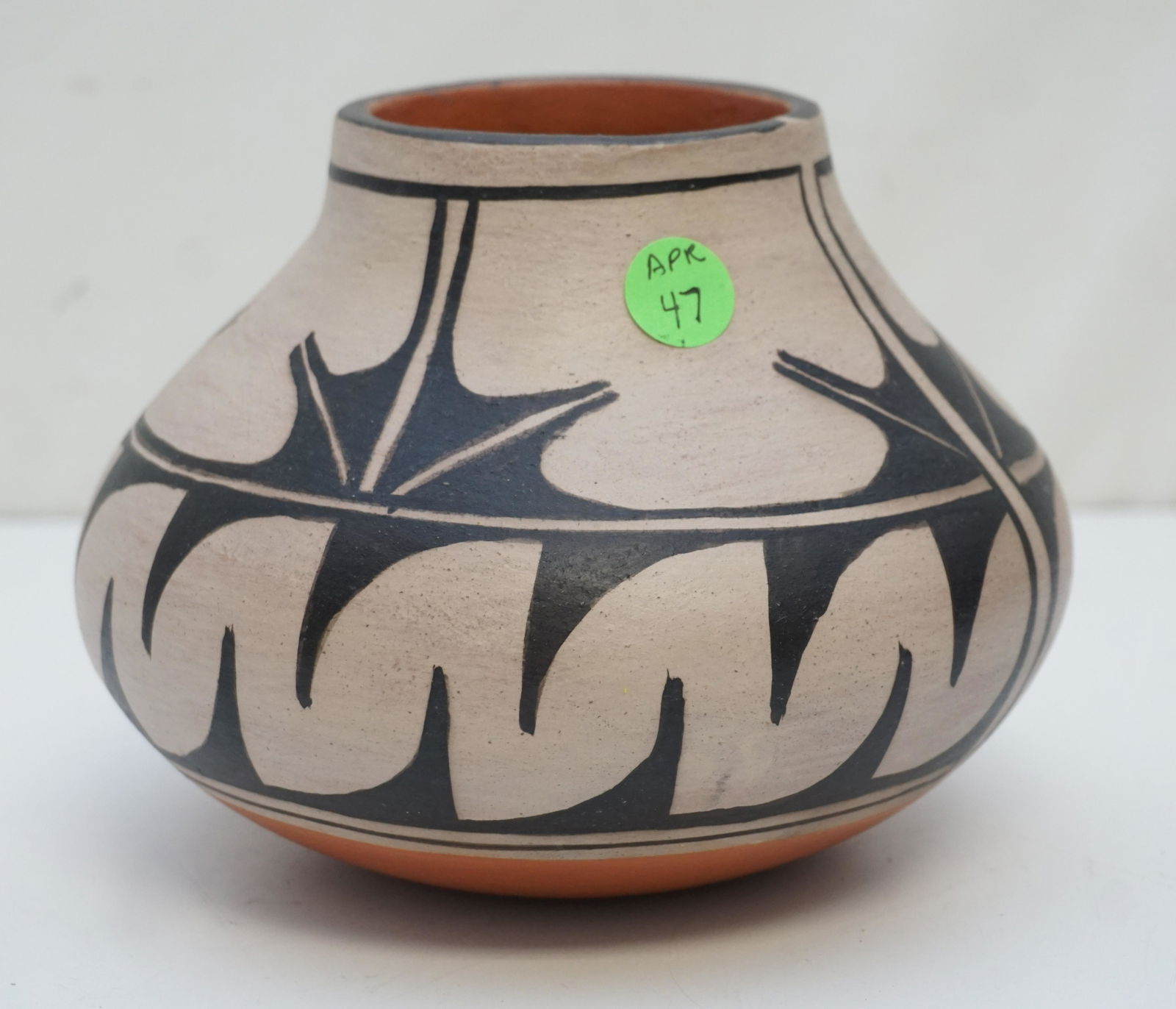 PAULITA PACHECO PUEBLO POTTERY OLLA (1 of 5)