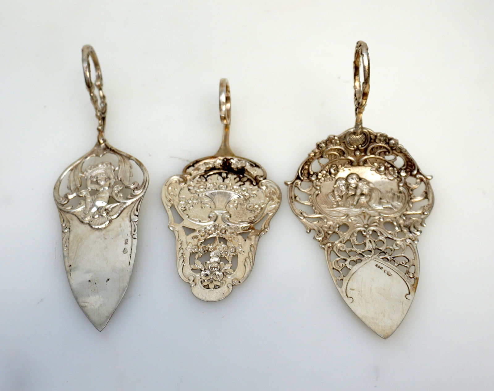 3 ORNATE GERMAN 800 SILVER PASTRY SERVERS (1 of 7)