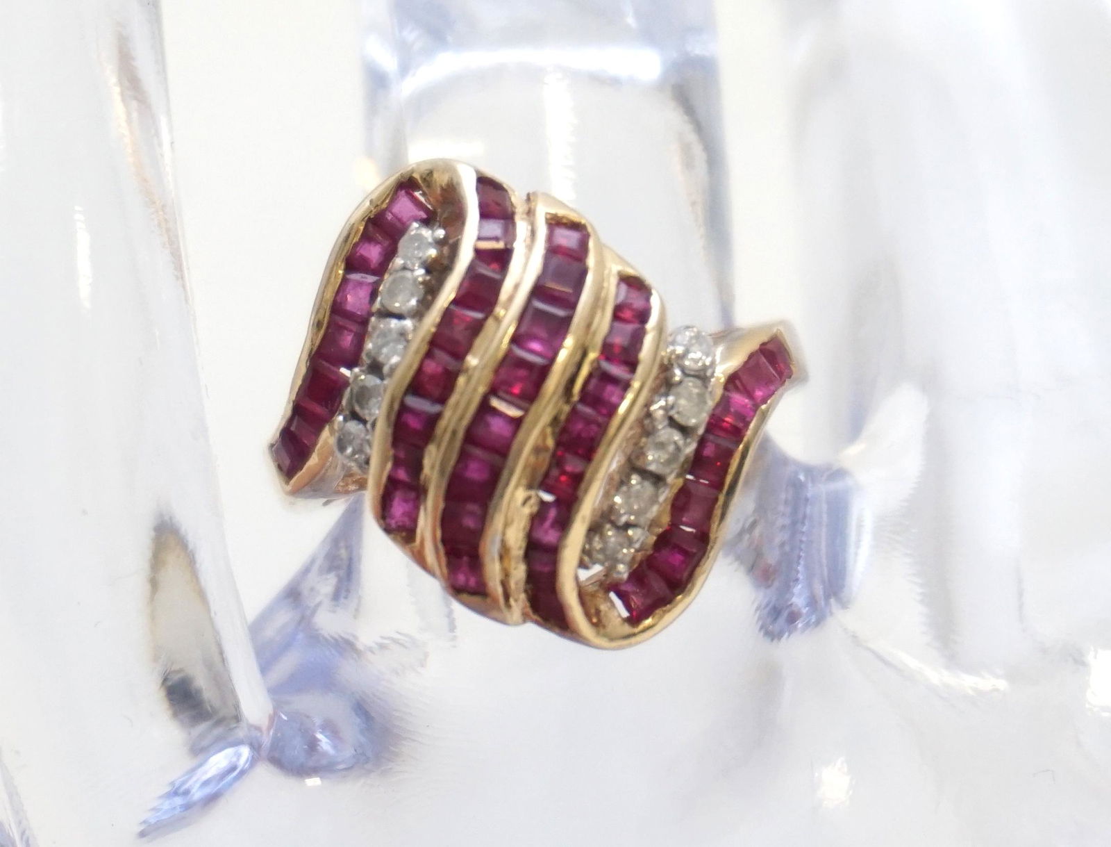 RUBY & DIAMOND MODERN 14KT RING (SZ 4.5) (1 of 4)