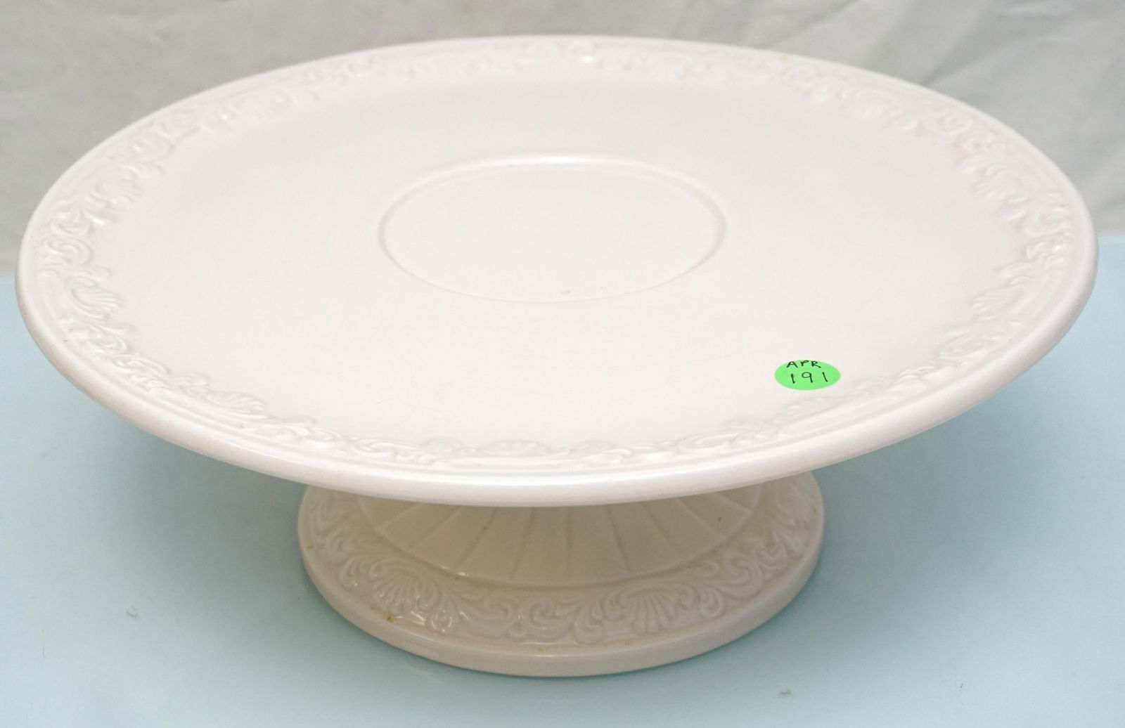 LARGE VINTAGE CREAMWARE CAKE STAND (1 of 6)