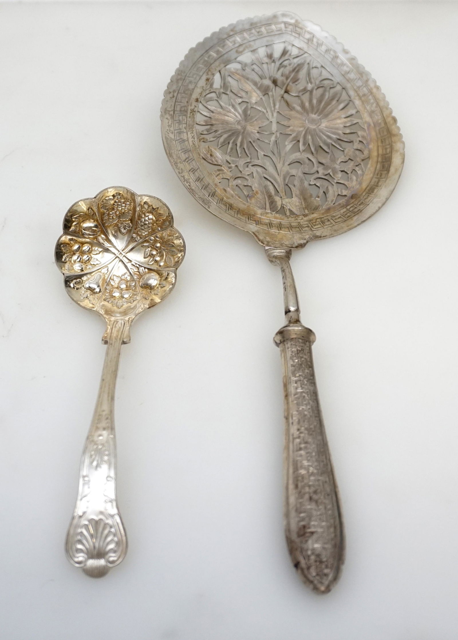 RUSSIAN SILVER LARGE BERRY SERVER & SHEFFIELD BERRY SPOON (1 of 7)